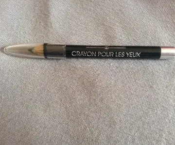 Crayon pour les yeux noir neuf, Cosmépro