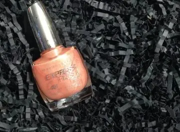 Vernis rose nacré Maybelline, Gemey Maybelline
