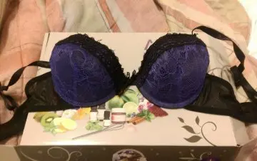 Soutien gorge bleu et noir 95B, Inconnue