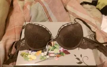 Soutien gorge marron et blanc dentelle, Inconnue