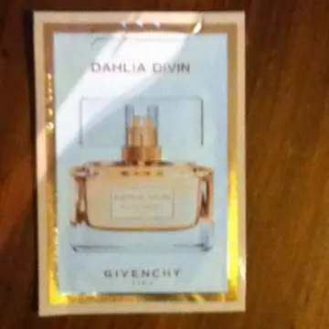 Échantillon, Givenchy