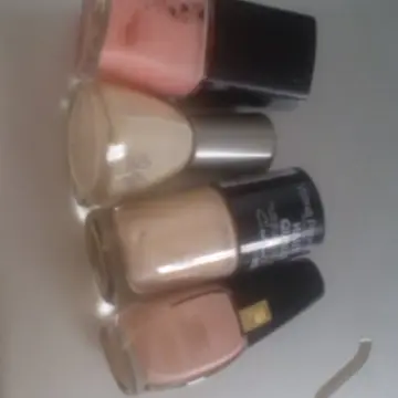 lot vernis à ongles, Inconnue