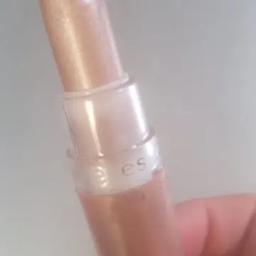 rouge à lèvres, Essence