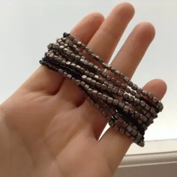 Bracelet perle, Inconnue