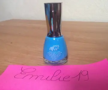 Vernis bleu, Yes Love