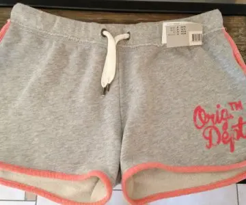 short  M, Esmara