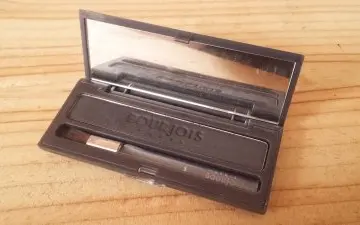ombre a paupière noir, Bourjois