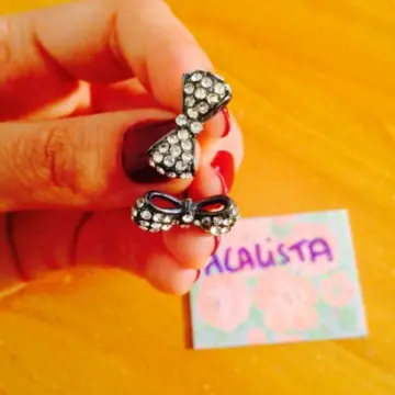 BO Noeud avec strass, Inconnue