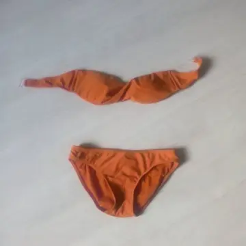 Ensemble maillot de bain, Inconnue