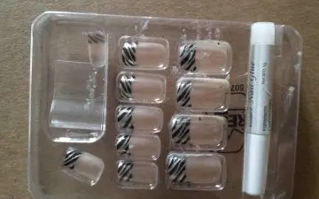 faux ongles zebre, Inconnue