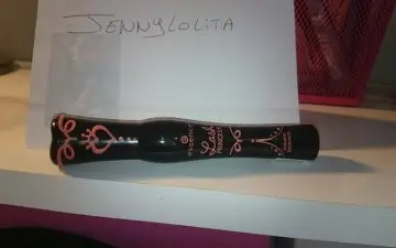 Mascara volume noir, Essence