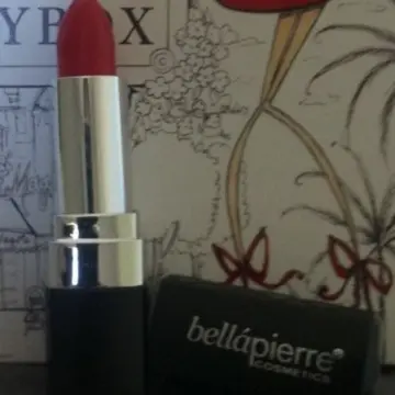 rouge à lèvre Rouge, Bellapierre Cosmetics