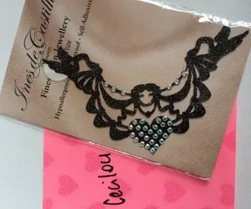Bijou de peau, Ines de Castilho
