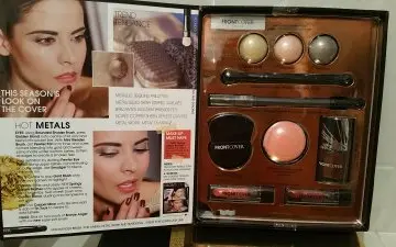 Palette Color of the catwalk Frontcover, Front Cover