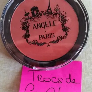 Silky Blusher, Angèle à Paris