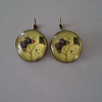 boucles d'oreilles, Inconnue
