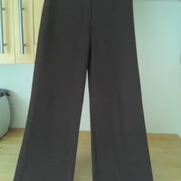Pantalon Sinéquanone, Sinéquanone