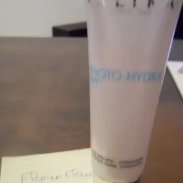 Crème hydratante visage, Talika