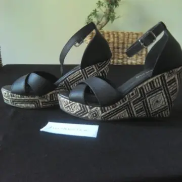 Chaussures compensées, Women Only