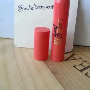 Cheeky lip, Laqa & Co