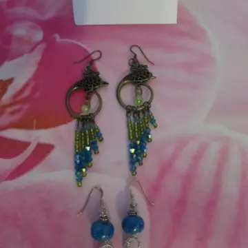 Lot de boucles d'oreilles, Inconnue