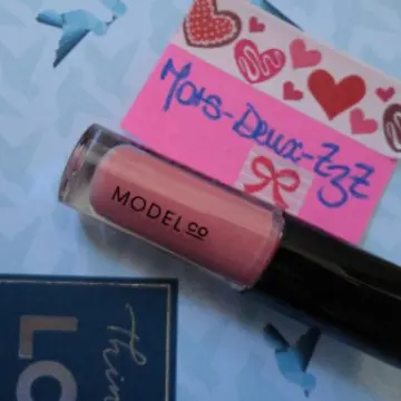 Lip Lacquer, ModelCo