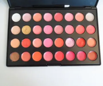 Palette gloss/rouges à lèvres, Inconnue