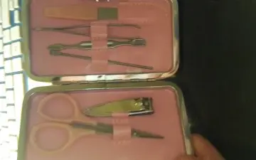 Kit pour ongles, Inconnue