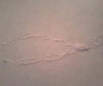 collier rose, Inconnue