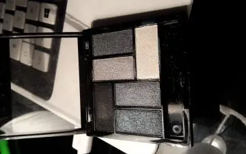 palette noir, Inconnue