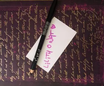 Le khôl crayon, Agnès b.