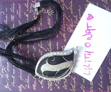 Collier, Inconnue