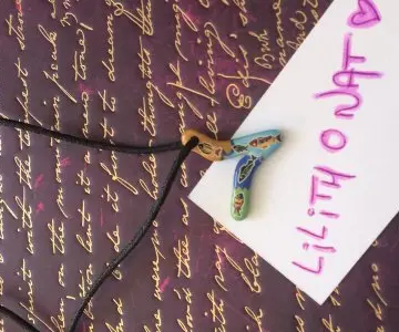 Collier, Inconnue