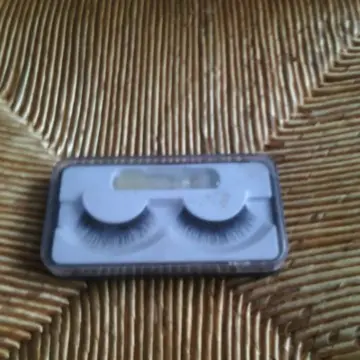 Faux cils, Mario giussani