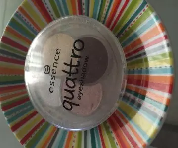 Quattro eyeshadow, Essence