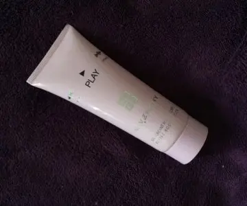 Lait pour le corps, Givenchy
