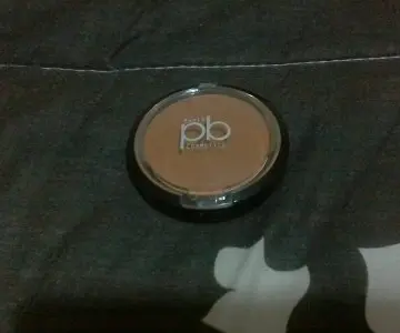 Fond de teint, PB Cosmetics