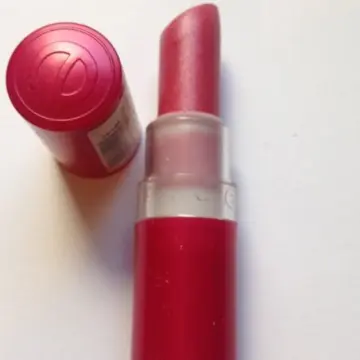 rouge à levre, Essence