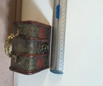 Petit coffre à bijoux, Inconnue