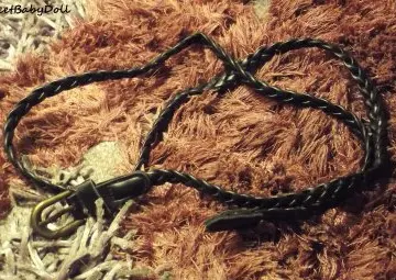 Ceinture tressée, Cache cache