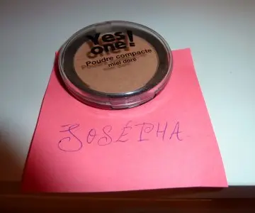 Poudre compacte, Yes One