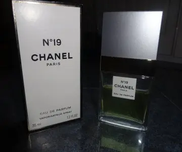 N°19, Chanel