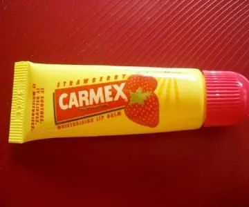 Baume a lévre, Carmex