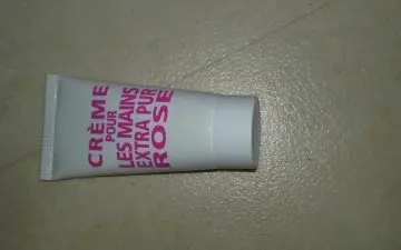 cème mains a la rose, Inconnue