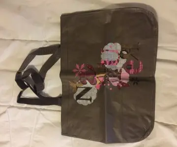 Sac cabas, Inconnue