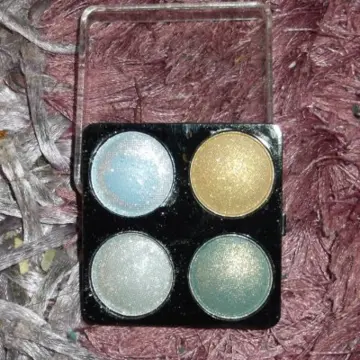 4 minis Fards, Make Up