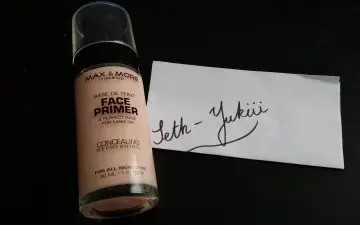 Base correctrice pour le teint, Max & More