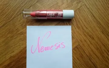 gloss, Laqa & Co