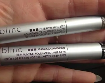 Mousse Sourcils, Blinc