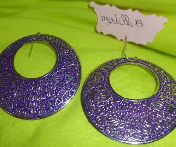 boucles d'oreilles, Inconnue